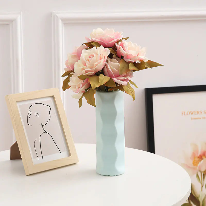 Nordic Style Plastic Vase for Home Decor and Flowers