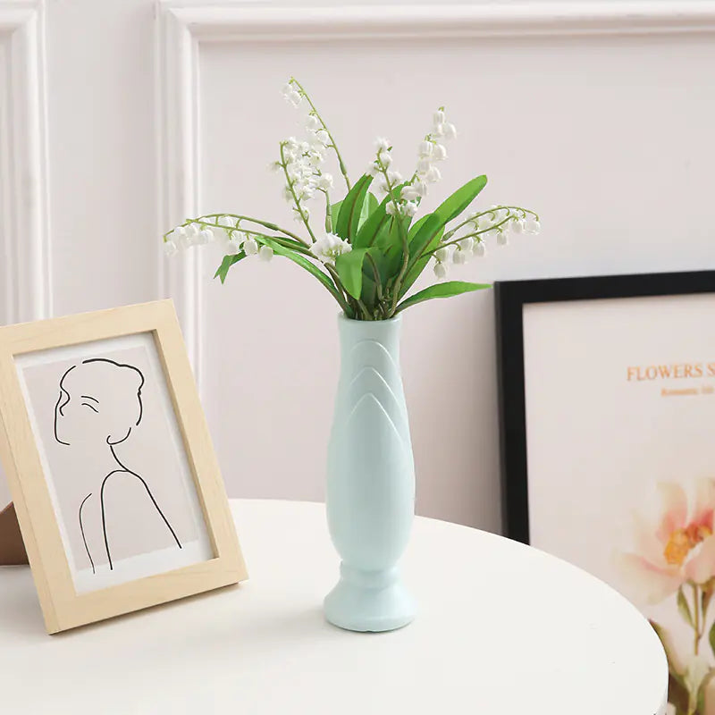 Nordic Style Plastic Vase for Home Decor and Flowers