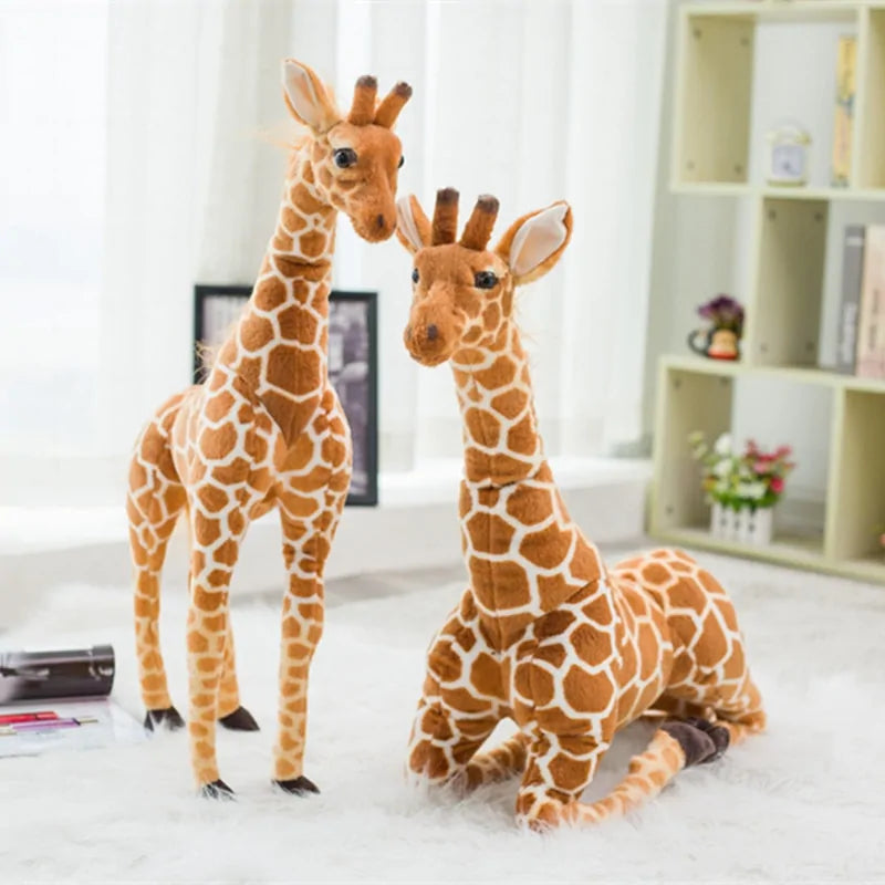 Riesiges realistisches Giraffen-Plüschtier