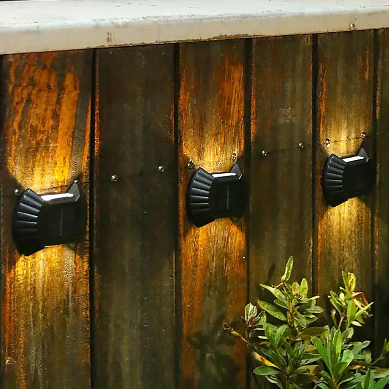 2-Piece Solar Shell Wall Lamp for Outdoor Use
