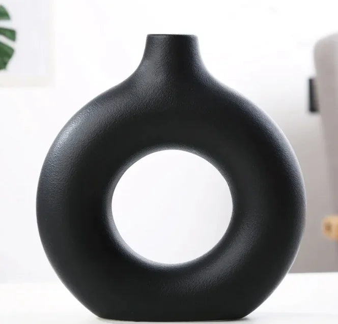Blumenvase aus gefrostetem Keks