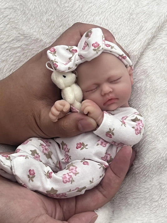 MYREBABY 7 Inch Reborn Baby Doll ， Silicone Doll Girl Betty Mini Realistic Newborn Baby Dolls Silicone Full Body with Feeding Accessories - US seller