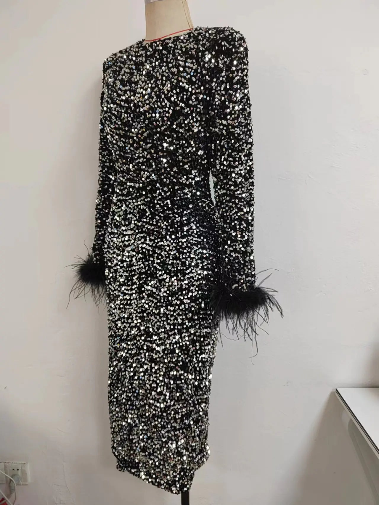 Sequined Feather Long Sleeve Miniskirt Evening Dress - 888