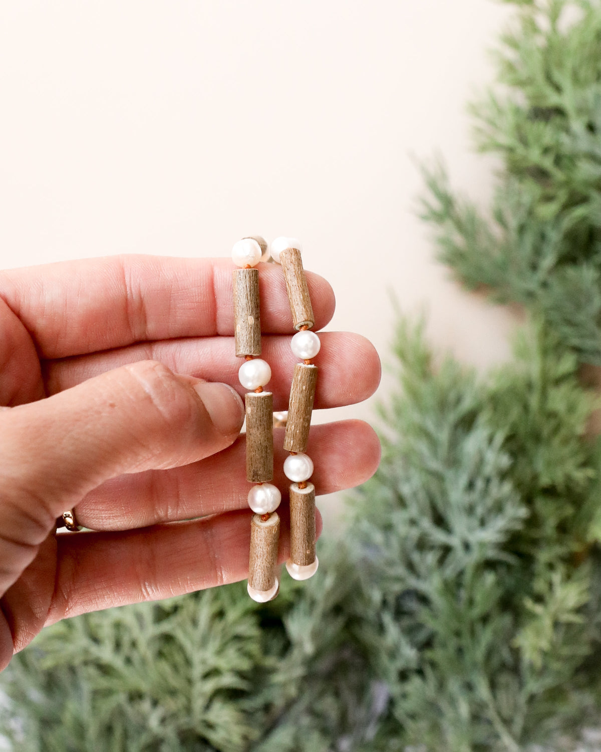 Hazelwood + Pearl || Beaded Necklace ||