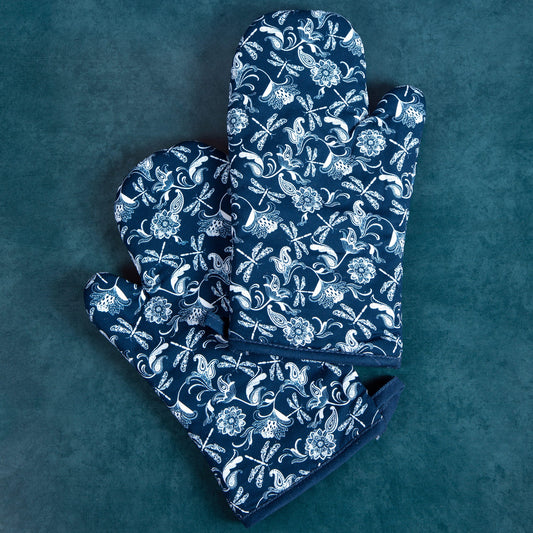 Distinctly Designed Oven Mitts - Set of 2