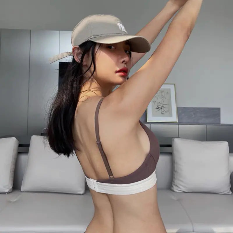 French Style Women's Thin Bra with Deep V Triangle Cups - Lingerie