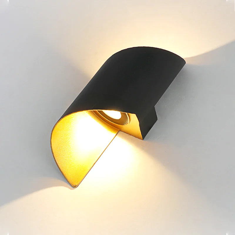 Waterproof Solar-Powered LED Wall Light - 888