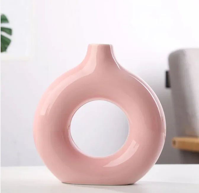 Blumenvase aus gefrostetem Keks