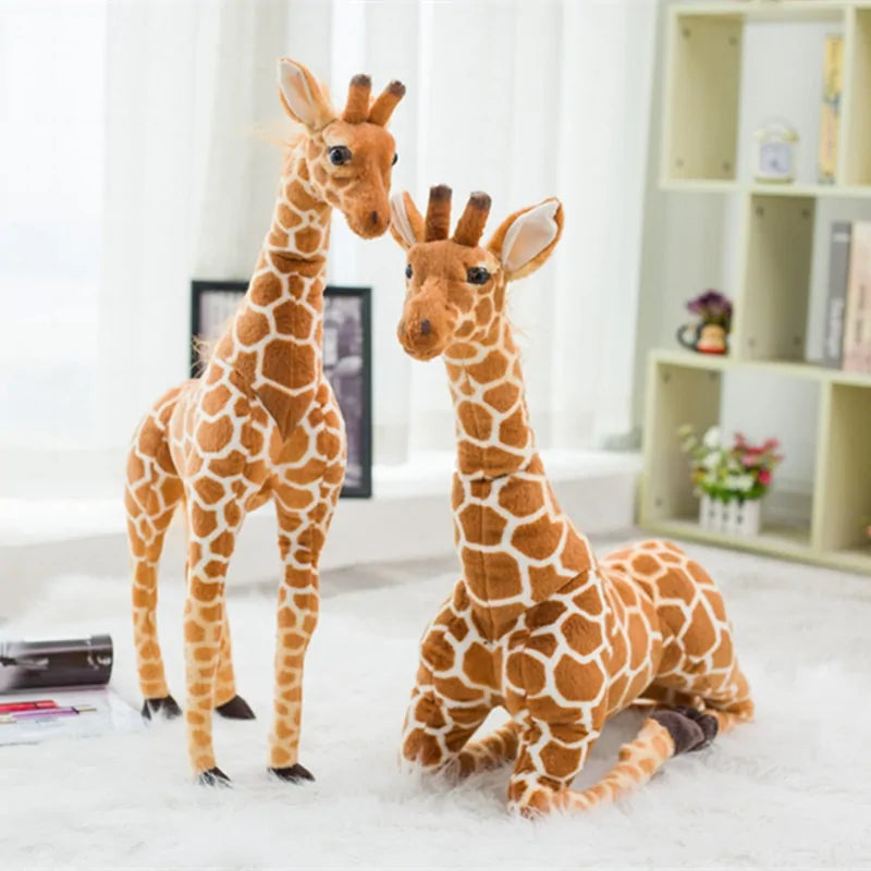 Riesiges realistisches Giraffen-Plüschtier