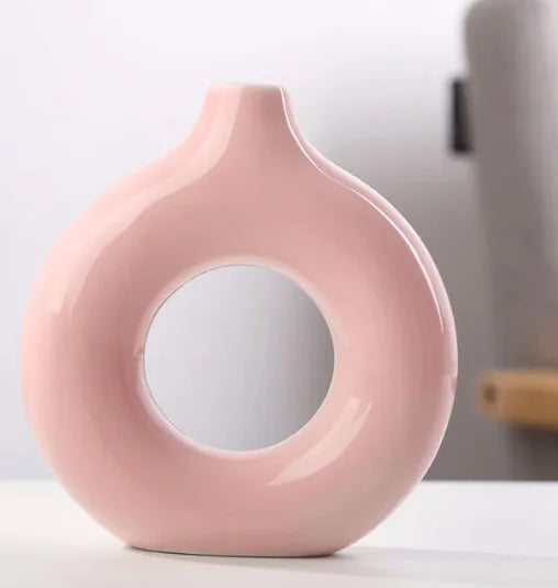Blumenvase aus gefrostetem Keks