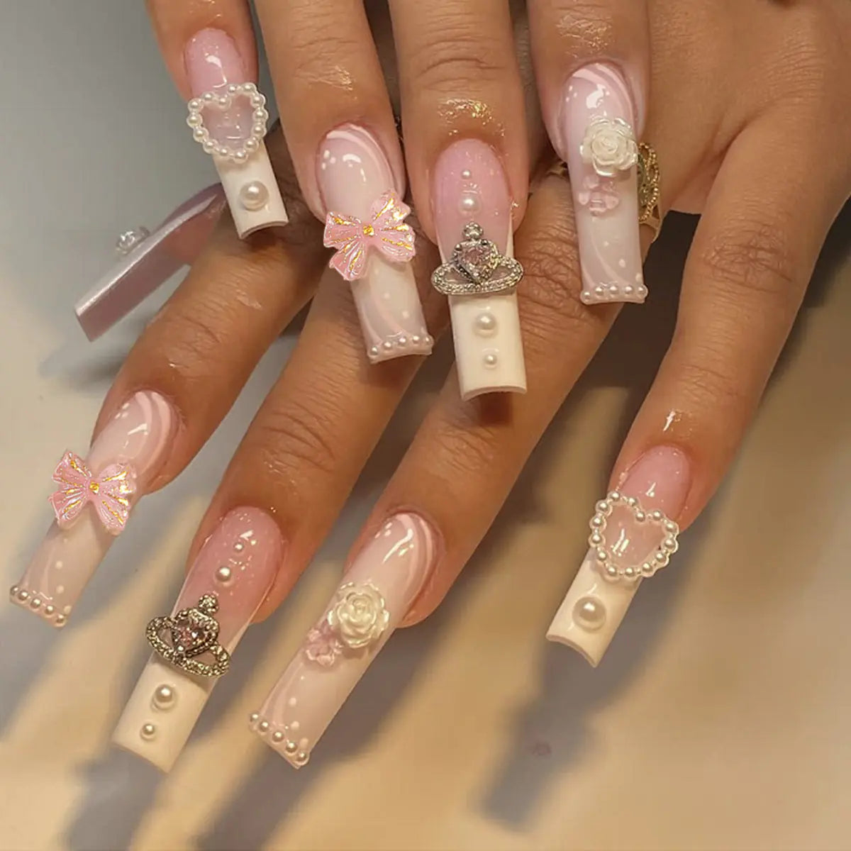 French Tip Butterfly Pearl Nail Art - 24 Pieces Set