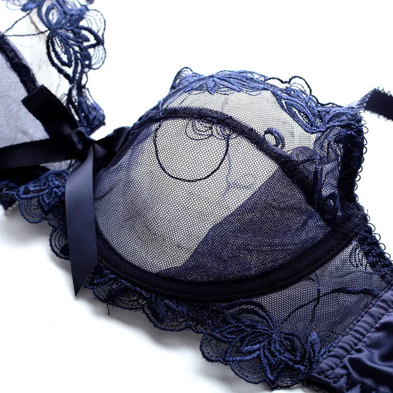 Ultra-Thin Plus Size Lace Bra and Underwear Set - Lingerie