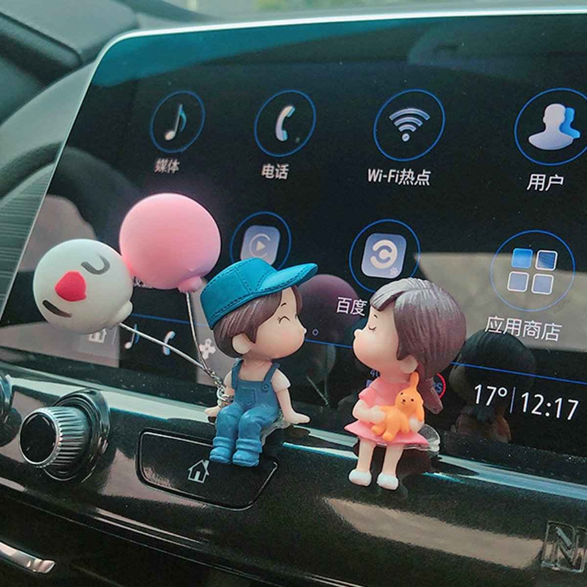 Cartoon Couple Car Decor – 4PCS Cute Resin Figurines Set