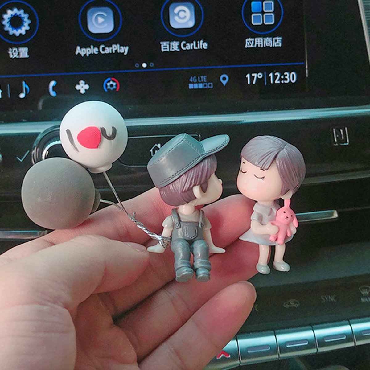 Cartoon Couple Car Decor – 4PCS Cute Resin Figurines Set