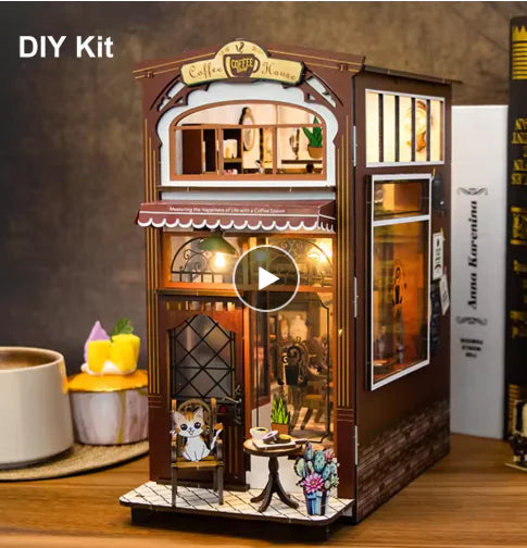 Handgefertigter 3D-Cottage-Buchständer