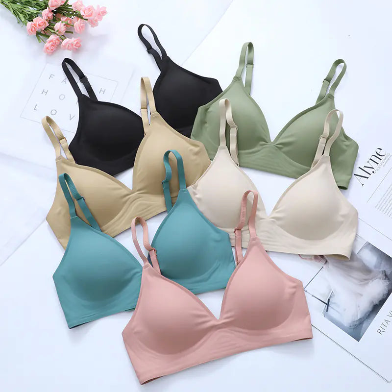 Seamless Women's Sports Bra with Adjustable Design - Lingerie