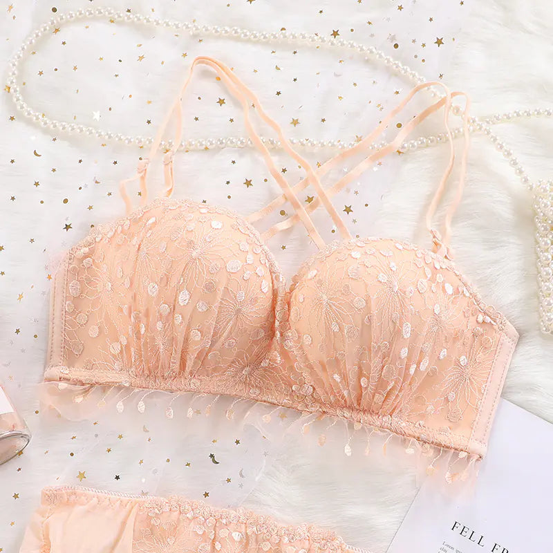 Lace Floral Plunge Bra for Comfort and Support - Lingerie
