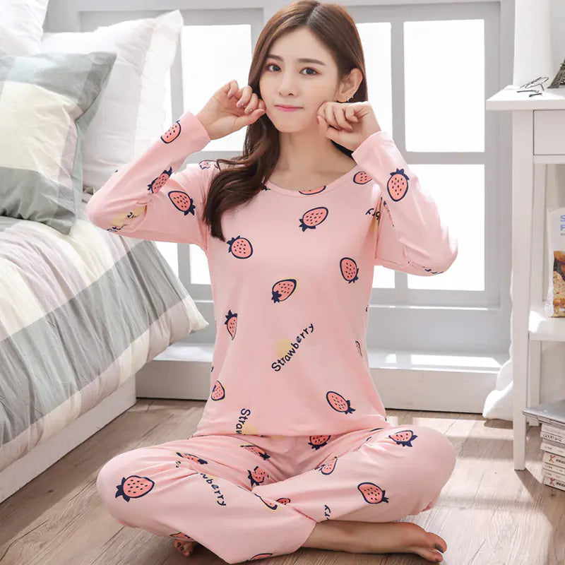 Women's Long-Sleeved Pajama Set in Cute Design - 888