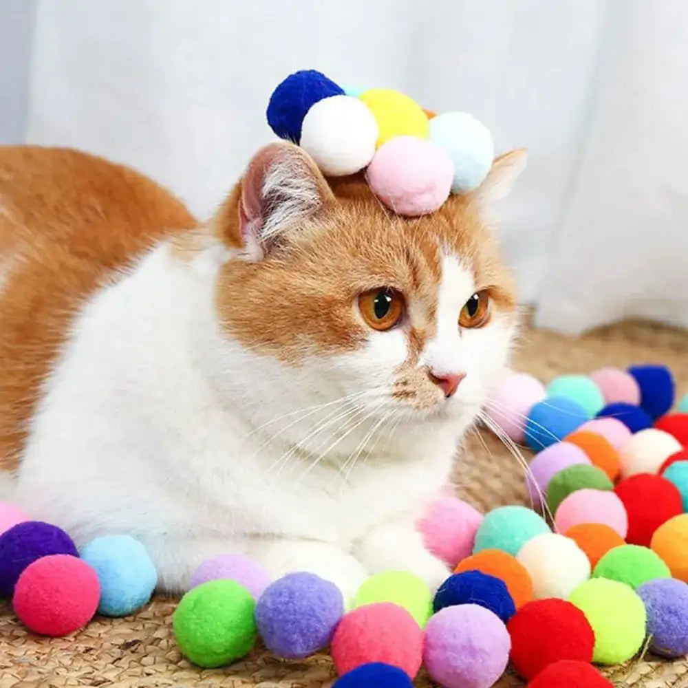 Interactive Plush Ball Shooting Gun Toy for Cats - Mini Pompom Launcher for Self-Play and Indoor Entertainment
