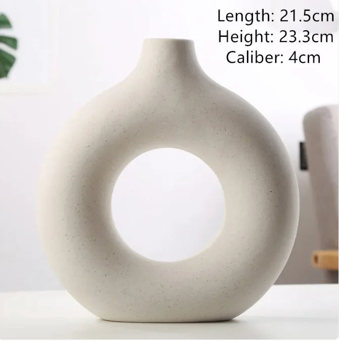 Blumenvase aus gefrostetem Keks